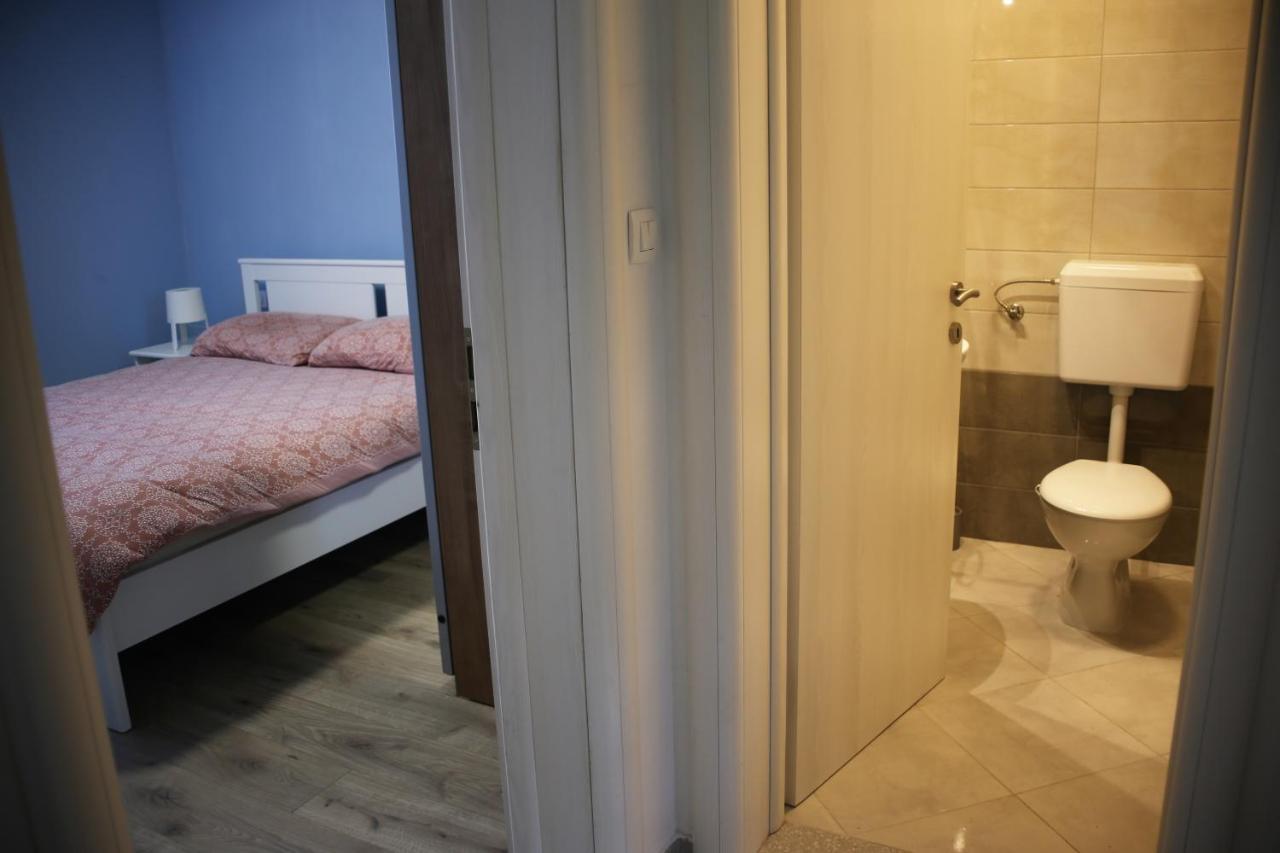 Apartment Nola Porozina エクステリア 写真